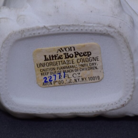 Vintage Avon Little Bo Peep Unforgettable Cologne Bottle Collectable Perfume - Picture 7 of 9